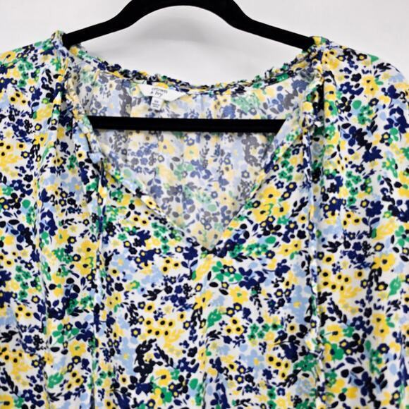 Crown & Ivy Women's Plus Cottage Floral Split Neck Ruffle Bell Sleeve Blouse 0X - Picture 3 of 10